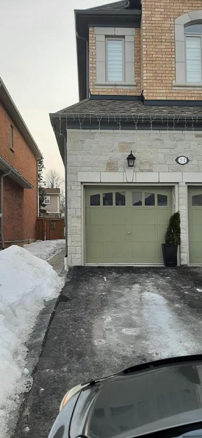 2 Bedrooms 2 Washrooms 2 Parking Spots Basement Apartment Newmarket Dış mekan fotoğraf