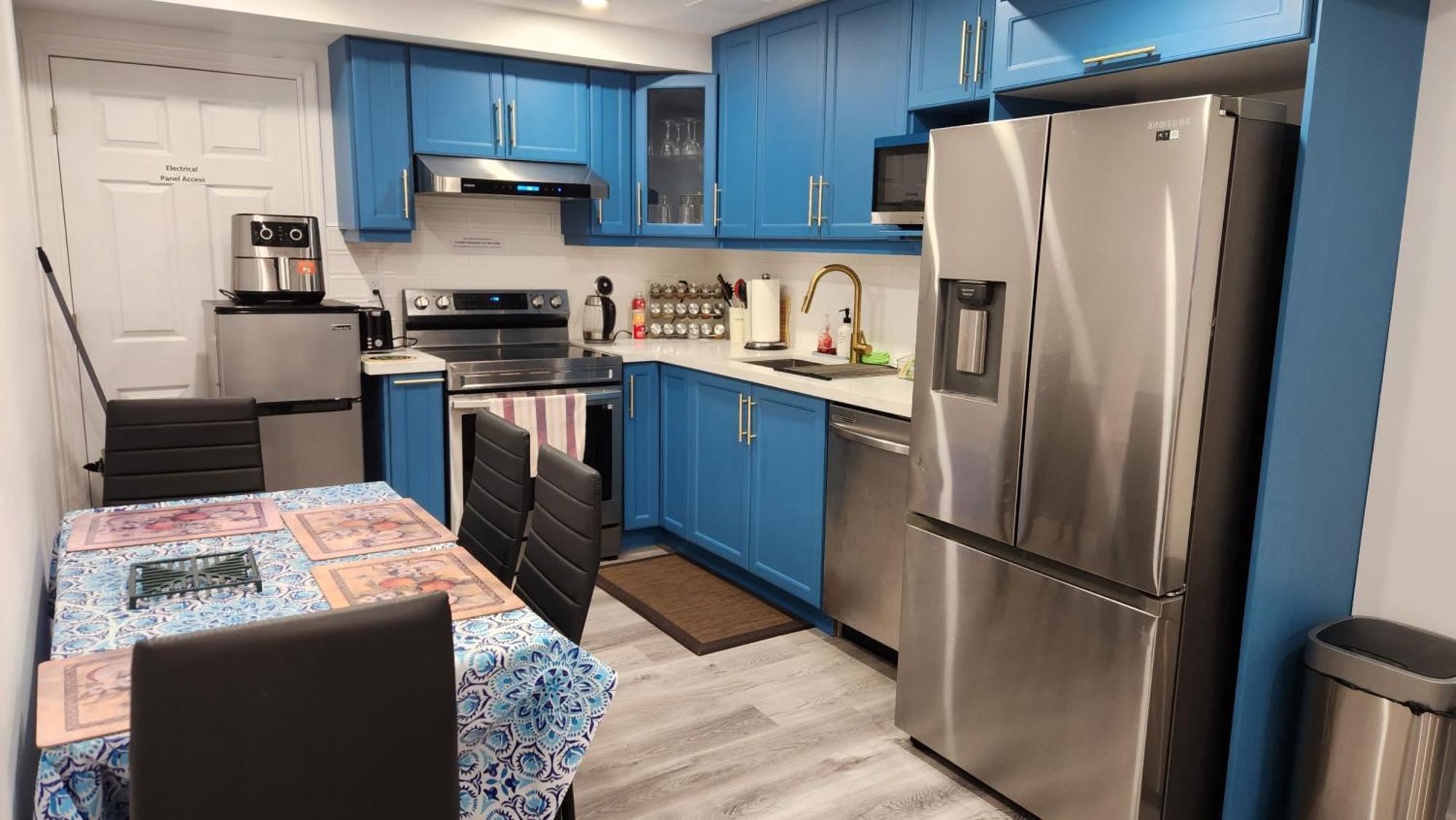 2 Bedrooms 2 Washrooms 2 Parking Spots Basement Apartment Newmarket Dış mekan fotoğraf